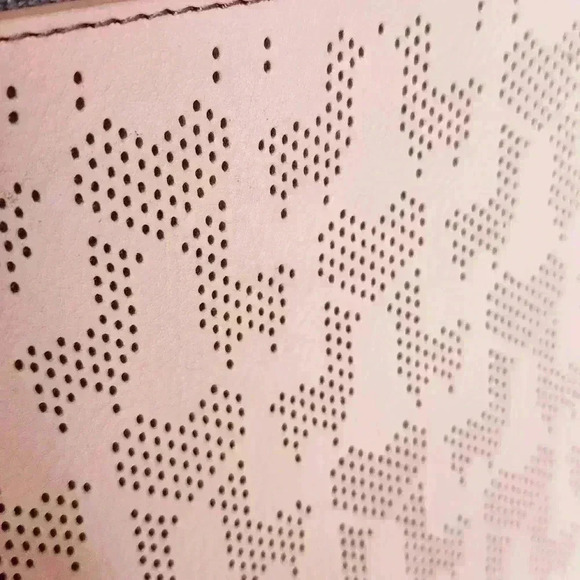 Fossil Large Powder Pink Perferated leather clutch 9.5" NWOT - Picture 8 of 8